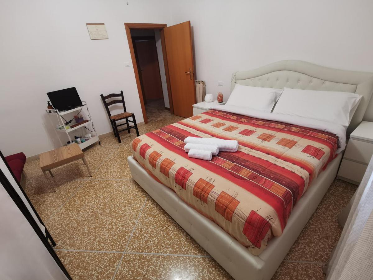 Aloha Room Vicino All'Aeroporto Болонья Экстерьер фото